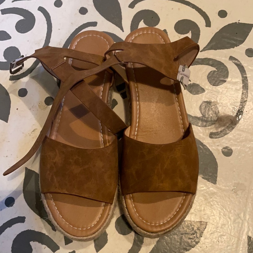 Brown leather flats barely worn